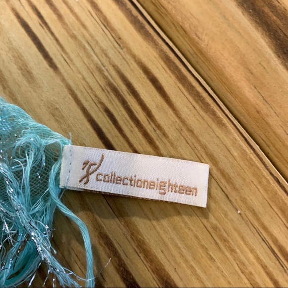 Collection Eighteen Light Green Shawl - Picture 3 of 4